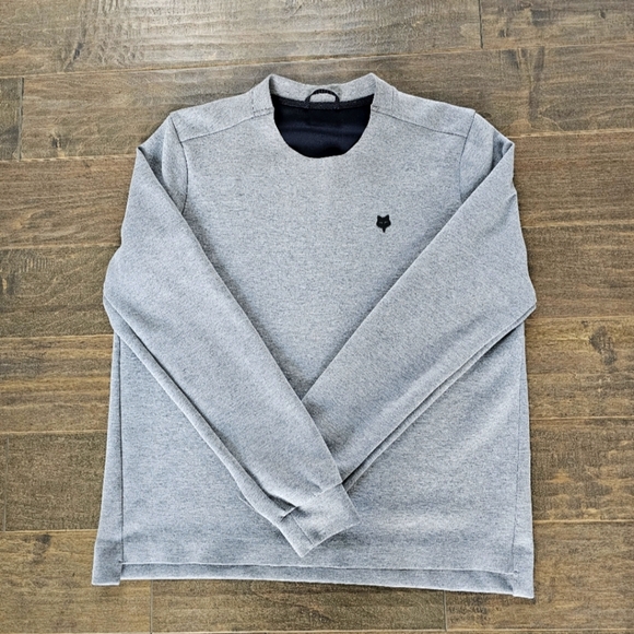 Fox Women's Light Gray Rise Crewneck Sweatshirt sz medium - Picture 2 of 7